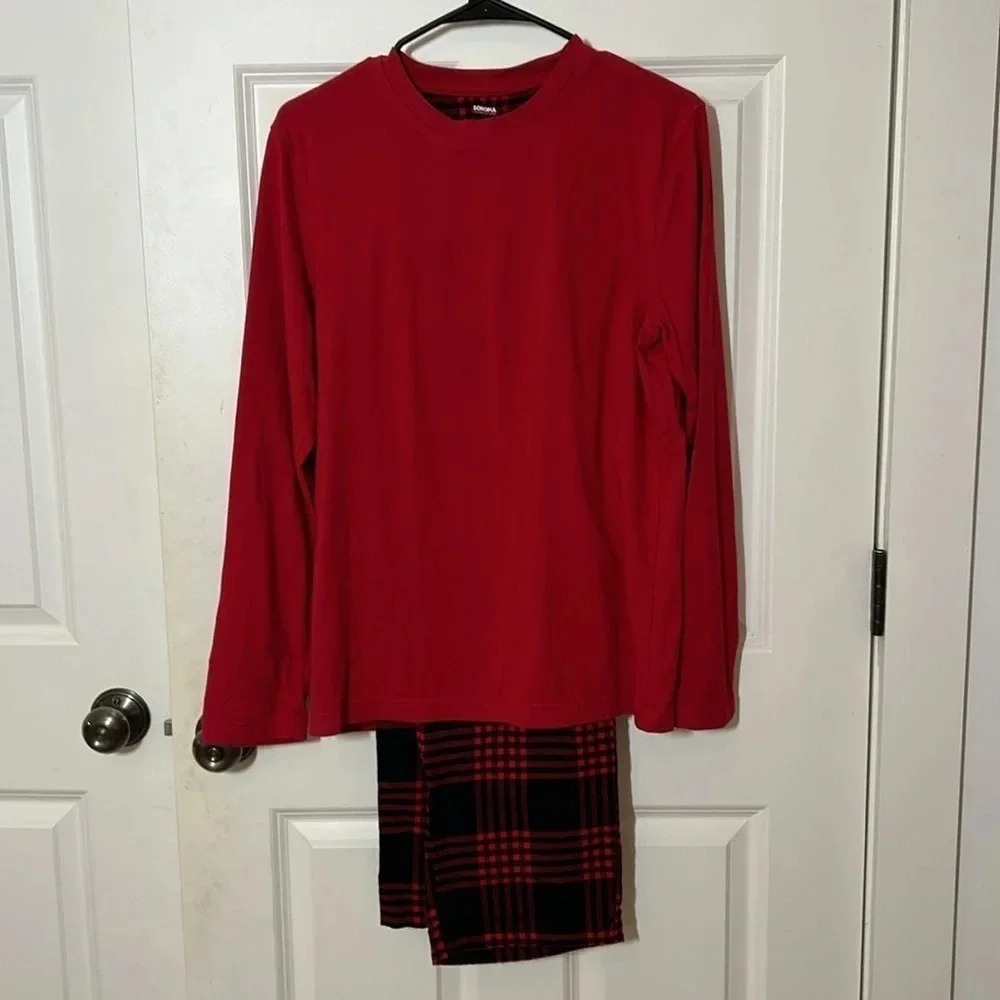 Sonoma sleepwear pajama set size small holiday black red Christmas PJ‘s